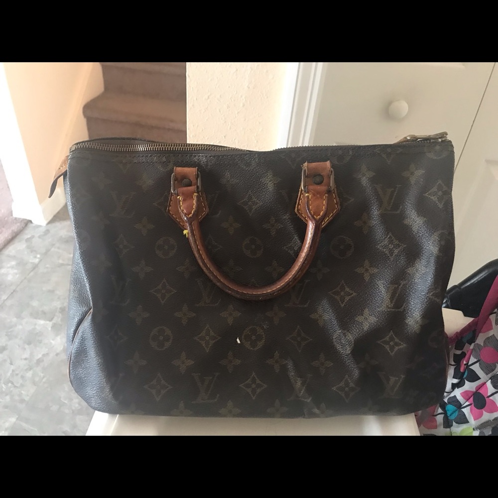 Louis Vuitton bag. Pre-owned and used item. - Picture 7 of 7